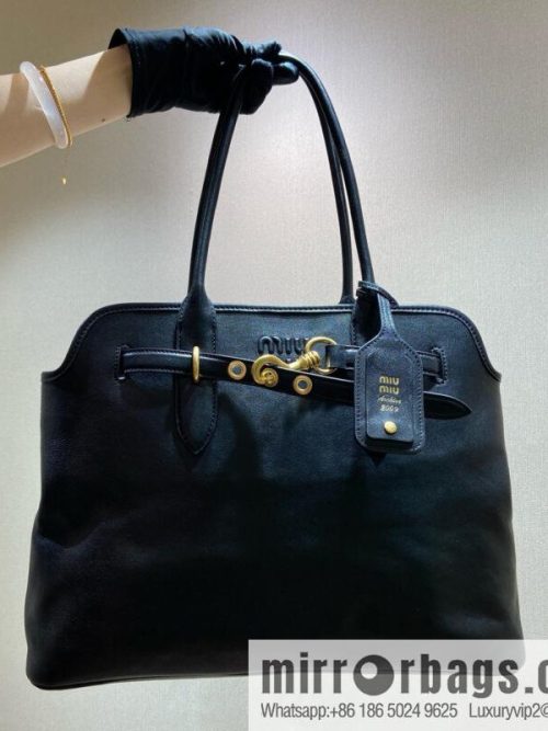 MIUMIU Aventure handbag 💕 new 💕 5BG291 💕💕 black