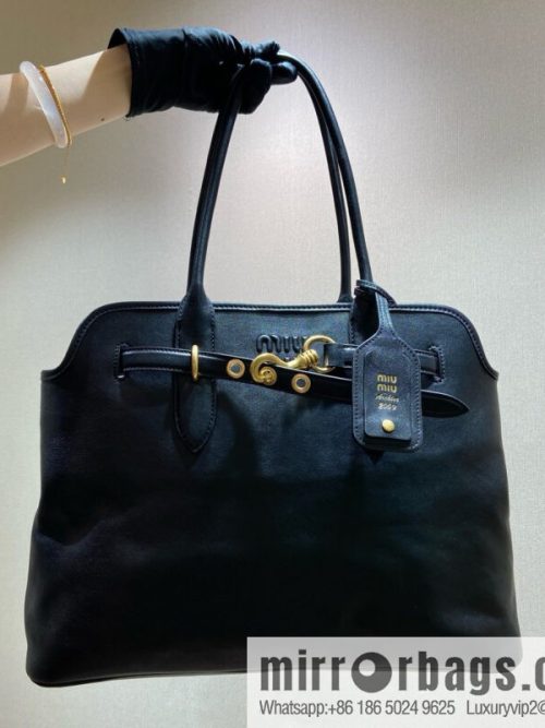MIUMIU Aventure handbag 💕 new 💕 5BG291 💕💕 black