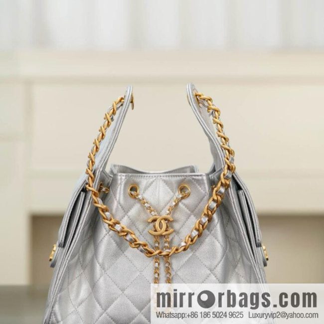 𝐂𝐡𝐚𝐧𝐞𝐥 𝟐𝟓𝐬 𝐬𝐦𝐚𝐥𝐥 𝐡𝐨𝐛𝐨 Drawstring Bucket Bag, Silver, Small ✔️ AS5293