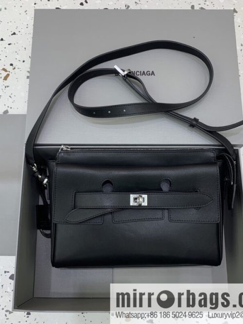 Balenciaga ➰ Belair Courier Bag 843032