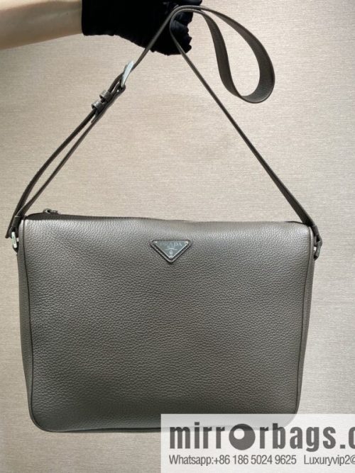 PRADA 🎉 new mailman bag 🎉 2VH182 leather shoulder strap 🎉🎉 gray