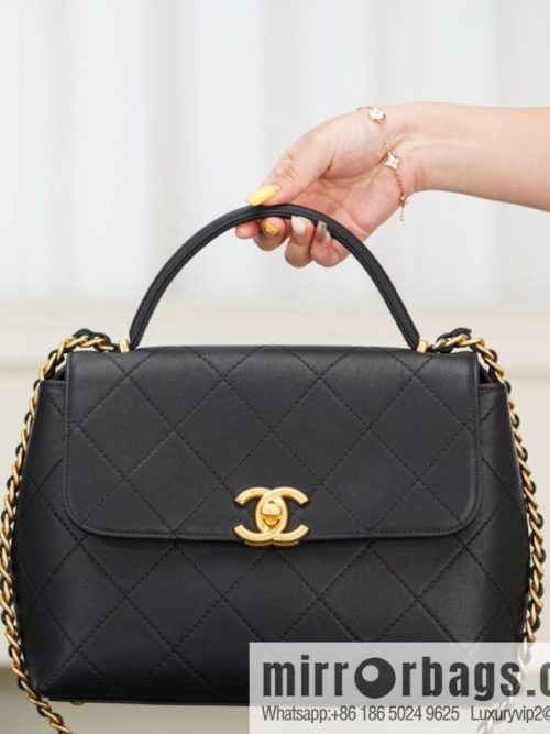 𝐂𝐡𝐚𝐧𝐞𝐥 𝟐𝟓𝐬 pocket bag, black gold 🖤 large AS5467