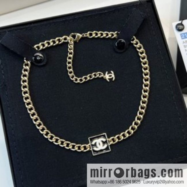 New ☑️ CHANEL Chanel double c square drip necklace