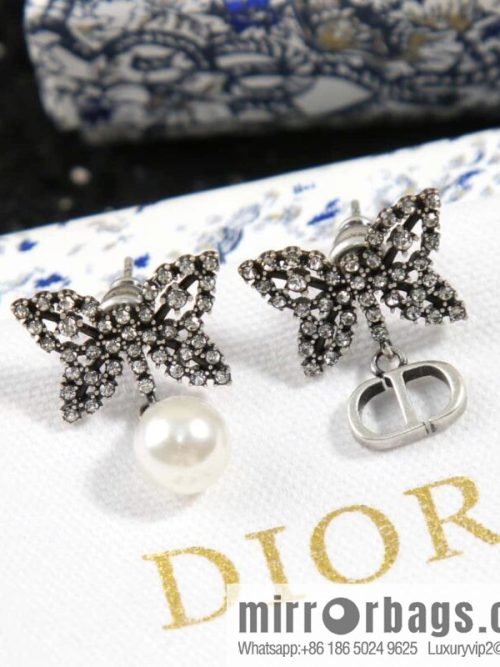 New ☑️ DIOR Dior full diamond butterfly pearl CD stud earrings