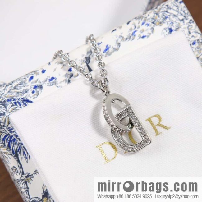 New ☑️ DIOR silver CD edge diamond necklace