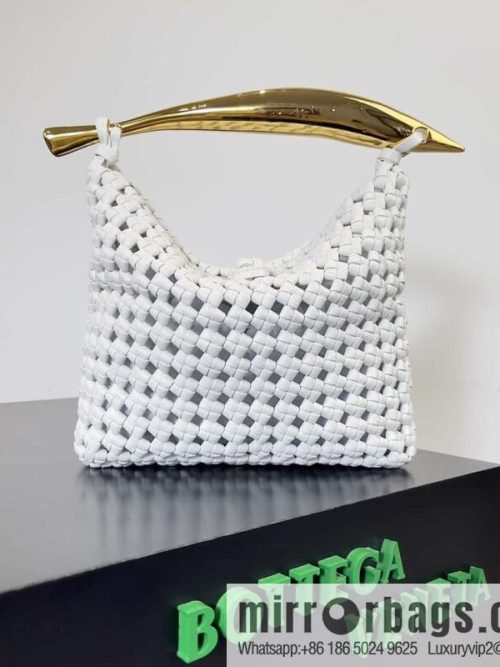 Bv new nappa small sheepskin field character woven sardine woven bag, model; 731166 white