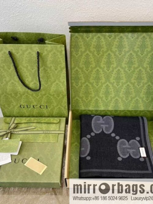 GUCCI Gucci GG logo wool jacquard scarf 598189