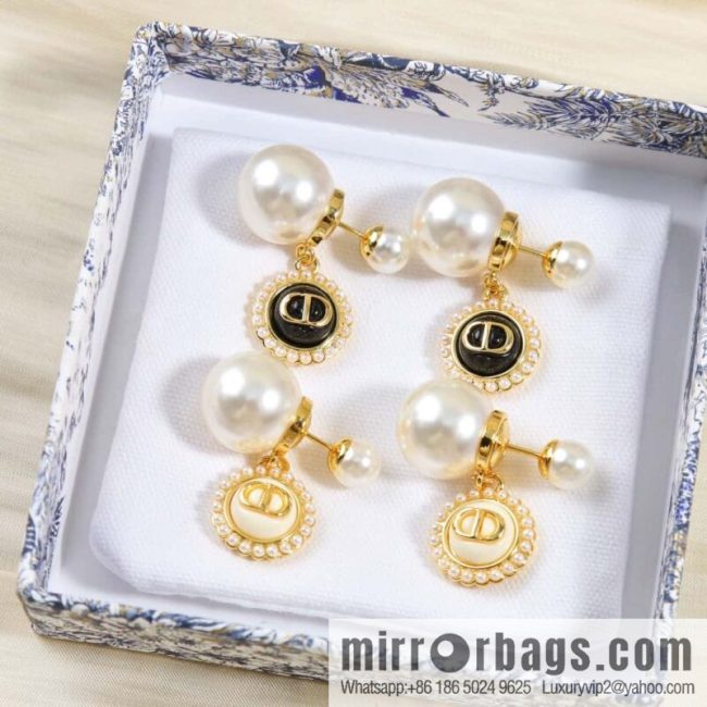 New ☑️ DIOR Dior CD drip oil size pearl stud earrings