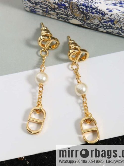 New ☑️ DIOR CD pearl stud earrings