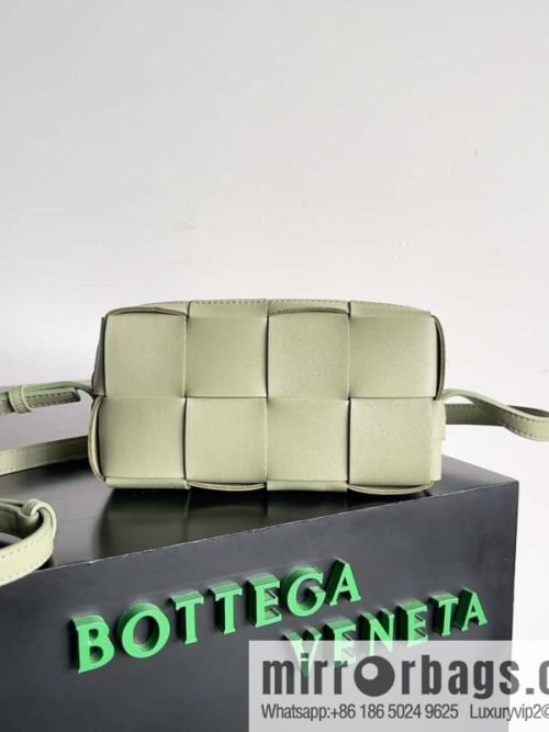 Bv early autumn new Cassette mobile phone bag, messenger bag, model; 755031 travertine green