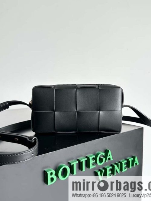 Bv early autumn new Cassette mobile phone bag, messenger bag, model; 755031 black