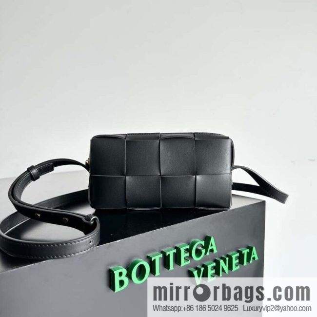 Bv early autumn new Cassette mobile phone bag, messenger bag, model; 755031 black