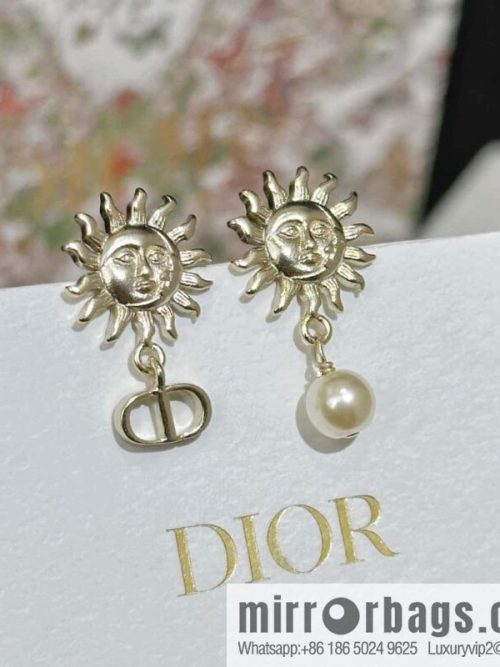 New ☑️ DIOR Dior No Sun Pearl CD Earrings Earrings