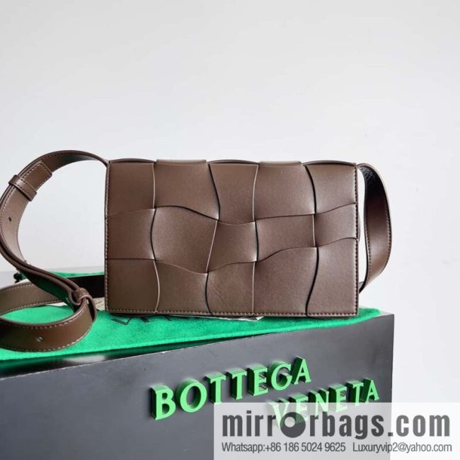 Bv new cassette wavy shape, shoulder backpack model; 755161 brown