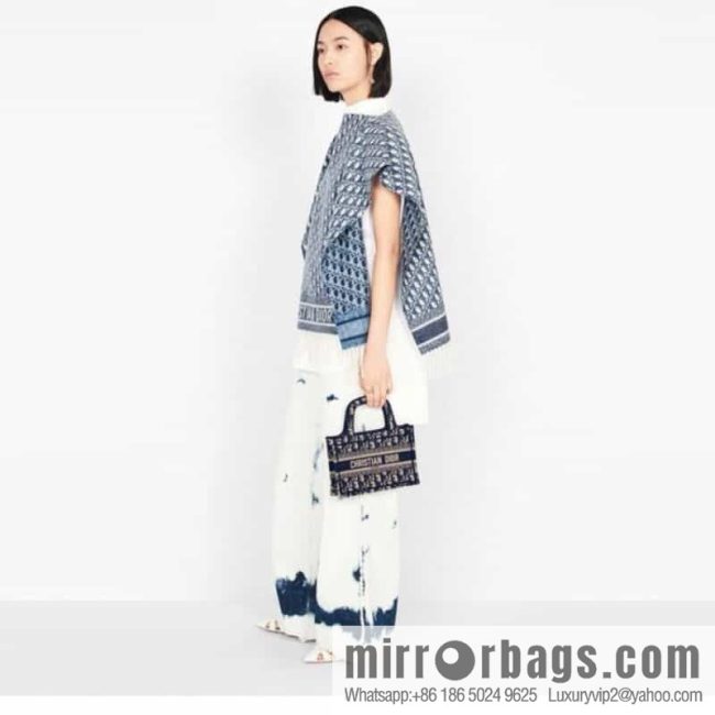 Dior Dior pullover cape shawl 🥰 scarf 01CDO370I001_C540 - Image 4