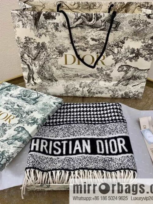 Dior 2020 autumn and winter new thousand bird plaid shawl 02MON370I001_C080