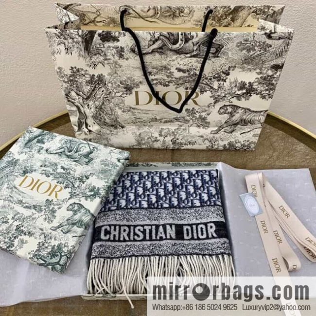 Dior Dior pullover cape shawl 🥰 scarf 01CDO370I001_C540