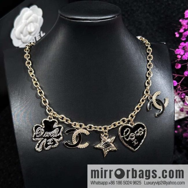 ❗️New ❗️☀️ New ☑️ Chanel Double C Four Leaf Clover Peach Heart Pentagram Oil Drip Necklace ☀️