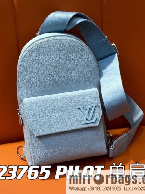[Original order boutique] M23765 blue, full leather breast bag shoulder bag series, autumn and winter new PILOT shoulder bag
