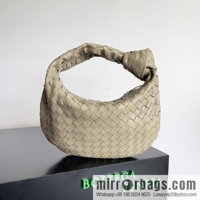Bv2022 new product, medium Jodie braided knotted round hobo bag, model number: 690225 taupe.