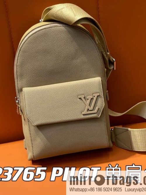 [Original order boutique] M23765 blue, full leather breast bag shoulder bag series, autumn and winter new PILOT shoulder bag