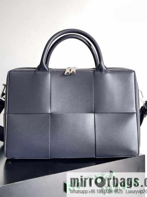 Bottega Veneta Large Woven Men\'s Briefcases Model 680120 Royal Blue