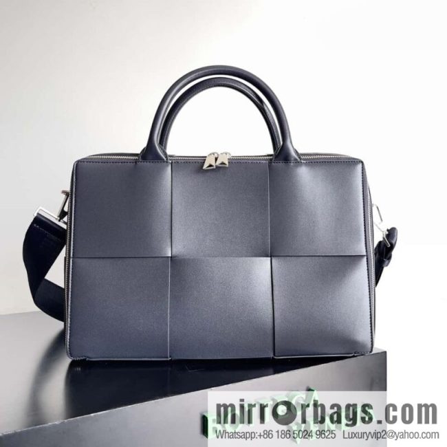 Bottega Veneta Large Woven Men\'s Briefcases Model 680120 Royal Blue