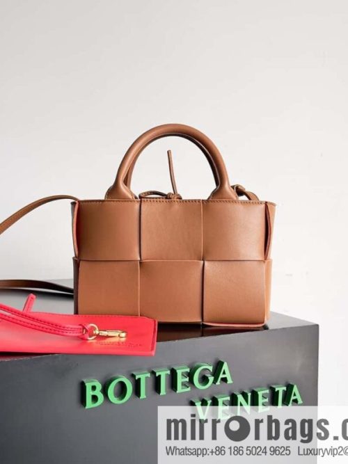 BV super mini tote bag 20cm light brown and red, model number: 729029.