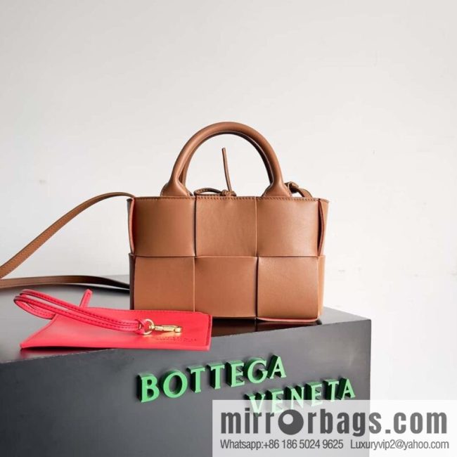 BV super mini tote bag 20cm light brown and red, model number: 729029.