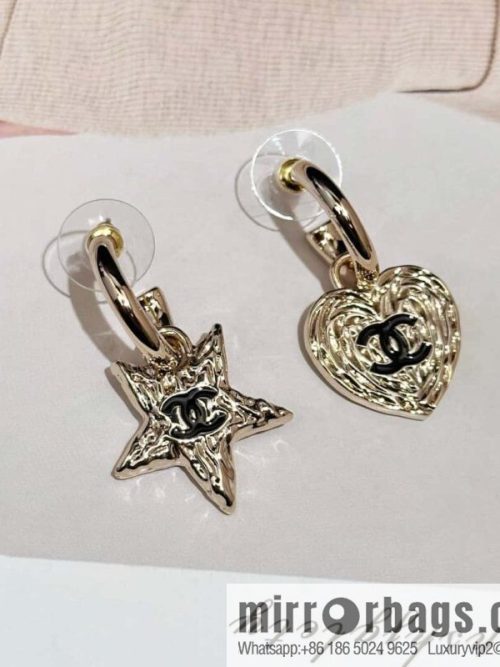 ❗️New ❗️☀️ new ☑️ Chanel c2 double c is not right, star peach heart earrings ☀️