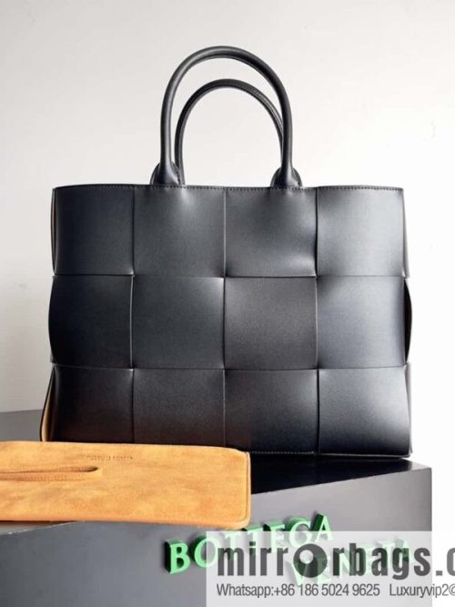 38Cm small four grid B home 2023 early spring new Arco Tote clutch bag model; 729244 Intreccio woven leather (fabric) tote handbag