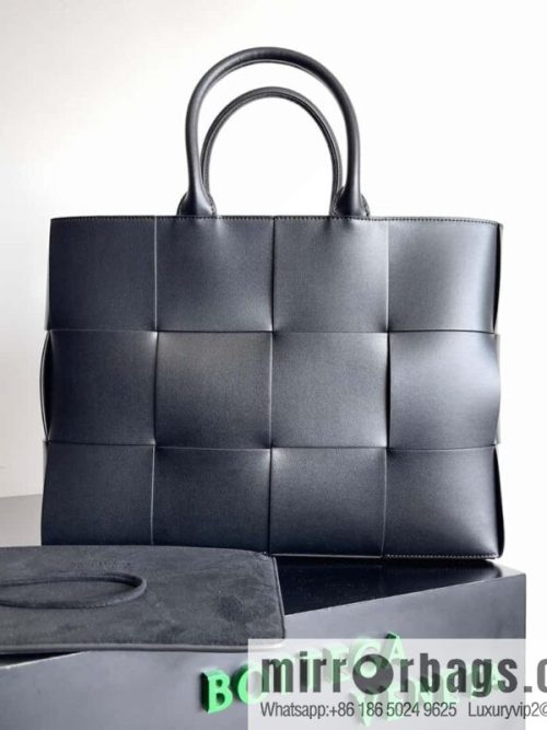 38Cm small four grid B home 2023 early spring new Arco Tote clutch bag model; 729244 Intreccio woven leather (fabric) tote handbag