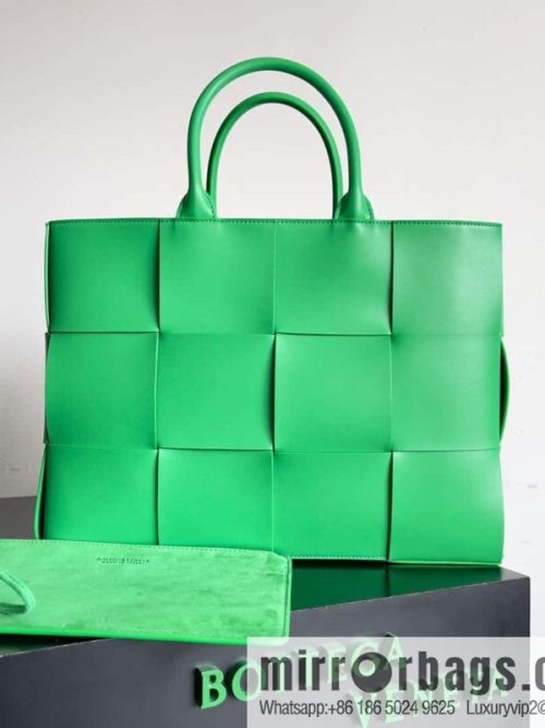 38Cm small four grid B home 2023 early spring new Arco Tote clutch bag model; 729244 Intreccio woven leather (fabric) tote handbag