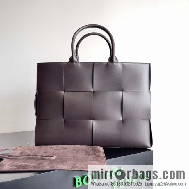 38Cm small four grid B home 2023 early spring new Arco Tote clutch bag model; 729244 Intreccio woven leather (fabric) tote handbag