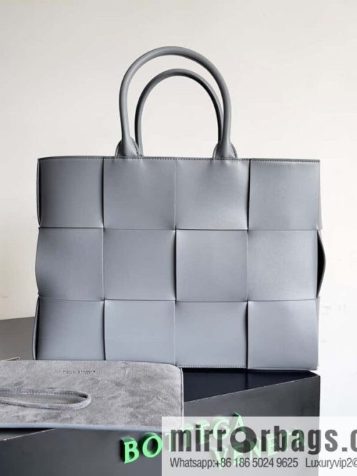 38Cm small four grid B home 2023 early spring new Arco Tote clutch bag model; 729244 Intreccio woven leather (fabric) tote handbag