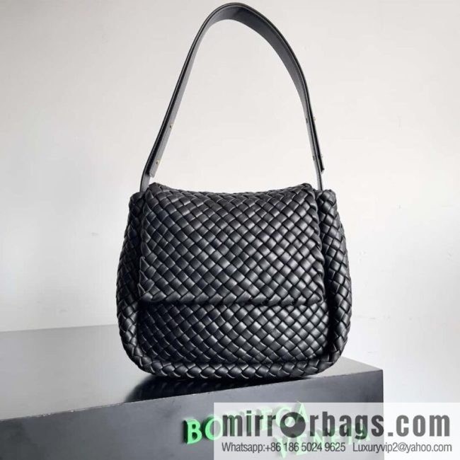 BV autumn and winter new model, Faye Wong same style, classic small weaving pure hand-woven COBBLE shoulder backpack model number: 709418 black