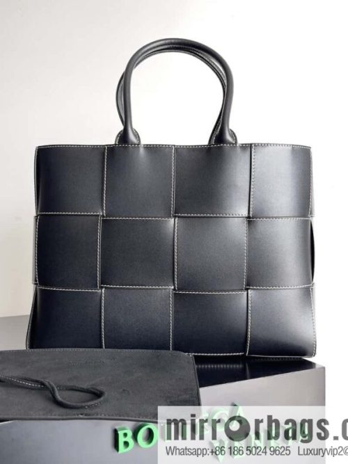 BV tote bag (small four compartments) BV new medium Arco Tote tote bag, model; 756682