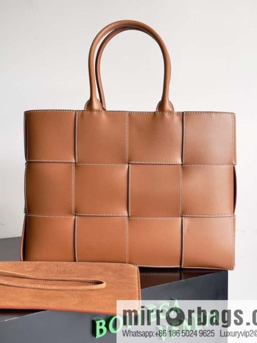 BV tote bag (small four compartments) BV new medium Arco Tote tote bag, model; 756682
