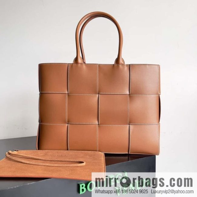 BV tote bag (small four compartments) BV new medium Arco Tote tote bag, model; 756682