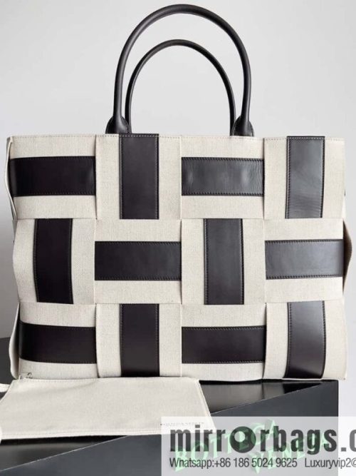 B home BOTTEGA VENETA canvas bag panda color matching tote bag, model; 755219