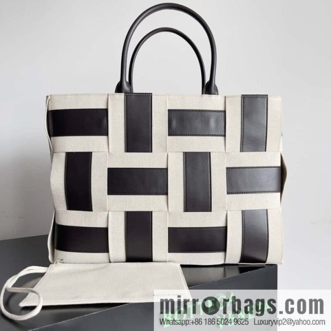 B home BOTTEGA VENETA canvas bag panda color matching tote bag, model; 755219