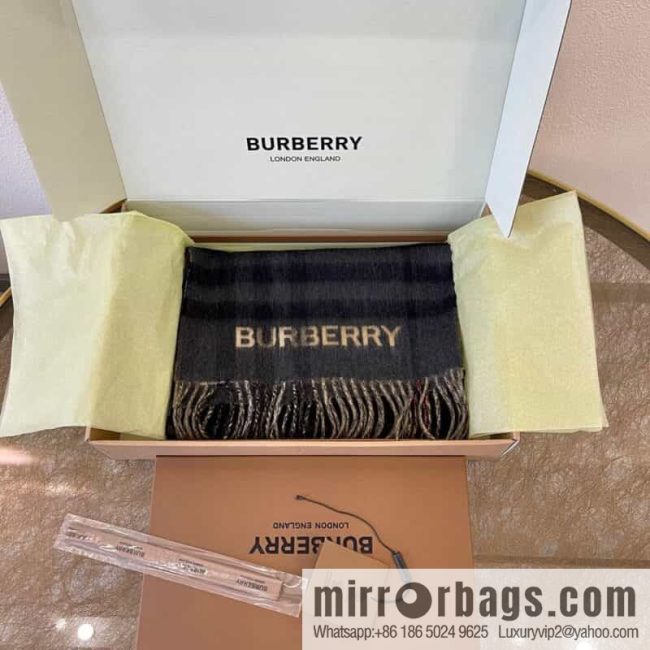 Burberry two-tone contrast checked cashmere scarf - Image 3