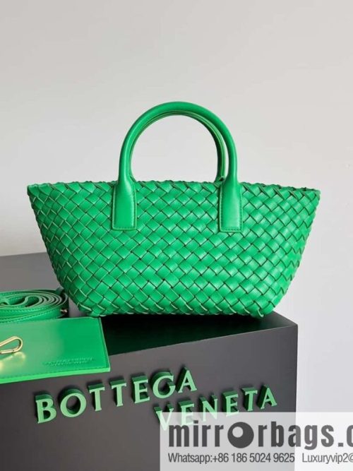 BV Mini Cabat Limited Edition mini vegetable basket BAG model; 709464 green pepper green