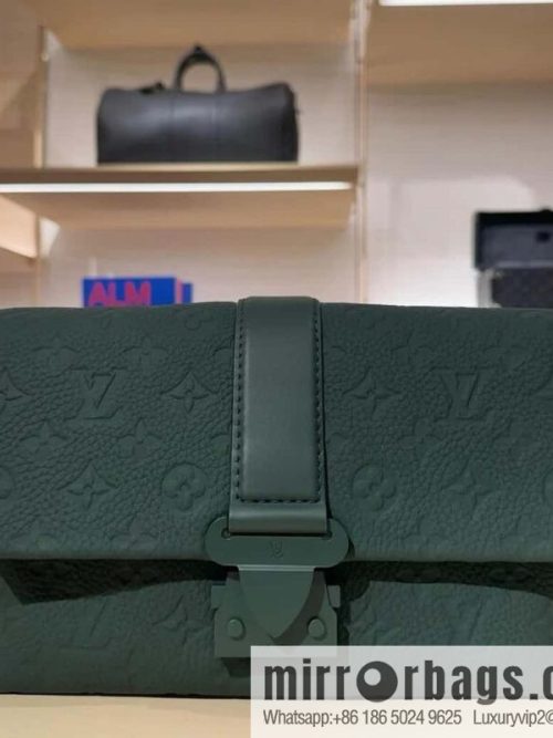 [Original order boutique] M24439 dark green, full leather embossed men\'s bag messenger bag series S-Cape Messenger messenger handbag