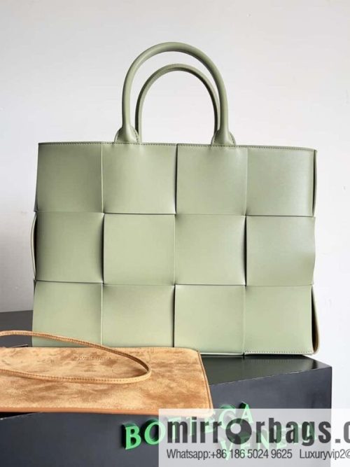 38Cm small four grid B home 2023 early spring new Arco Tote clutch bag model; 729244 Intreccio woven leather (fabric) tote handbag