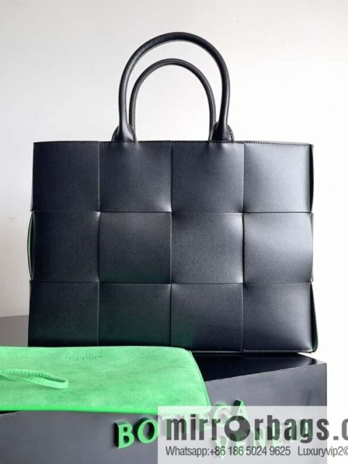 38Cm small four grid B home 2023 early spring new Arco Tote clutch bag model; 729244 Intreccio woven leather (fabric) tote handbag