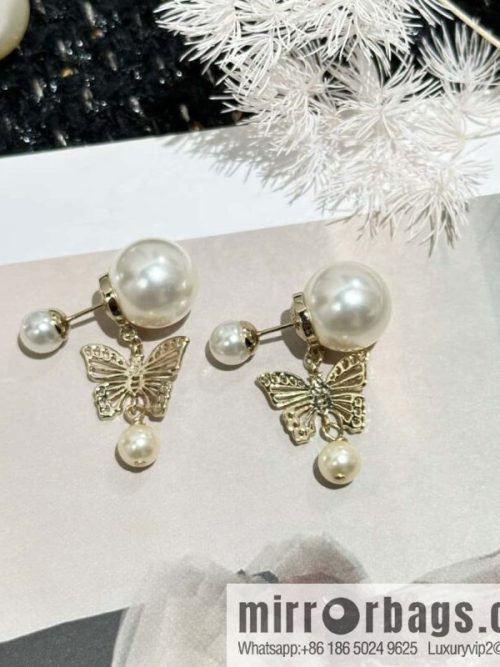 New ☑️ DIOR DIOR MÉTAMORPHOSE butterfly size pearl stud earrings