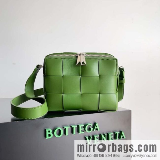 BV Men\'s Camera Bag BV Men\'s 2023 SS Pre Spring New Camera, Model Number: 730027 Green