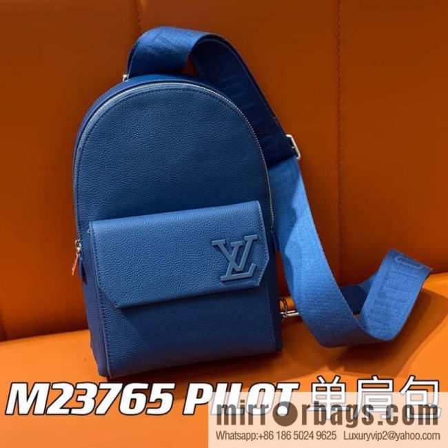 [Original order boutique] M23765 blue, full leather breast bag shoulder bag series, autumn and winter new PILOT shoulder bag