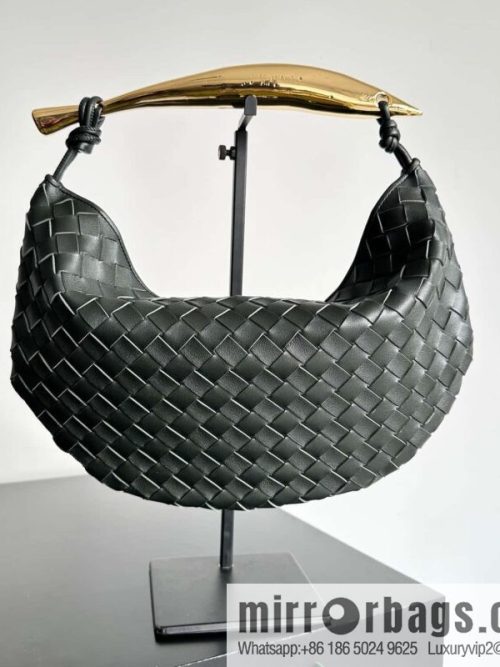 BottegaVeneta2023 new model, Bottega Veneta Bv spring and summer new mini sardines SARDINE model number: 716082 large